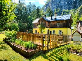 Haus Waldbach，位于哈尔施塔特的酒店