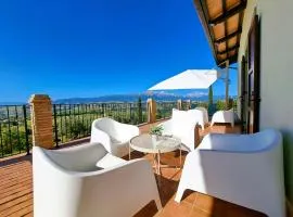 Characteristic restored farmhouse with 360 degree views