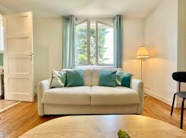 APPARTEMENTS "Pieds à Terre" à LORIENT - LUMINEUX - TOUT CONFORT，位于洛里昂的酒店