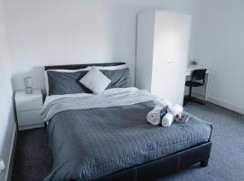Contemporary Private Bedroom Retreat，位于谢菲尔德的酒店