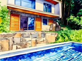 Modernistyczna willa poety i aktorki, z widokiem na jezioro i góry oraz prywatnym basenem, sauną, kominkiem, lasem i ogrodem，位于罗日努夫的酒店