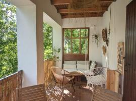 Gîte Le Petit rien du Haut - Village classé et plage à pied，位于巴拉聚克的酒店