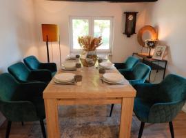 Ferienhaus Fachwerklust in der Eifel，位于梅谢尼希的酒店