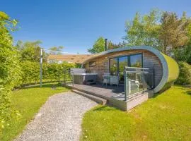 Spring Wood Luxury Pod with Hot Tub at Fell View Park Kirkby Lonsdale