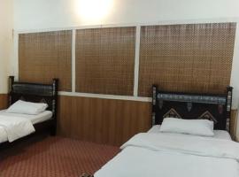 Hunza Backpacker Inn，位于Karimabad Hunza的酒店