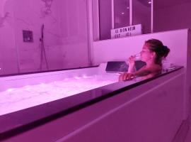 les delices rooms-loveroom white，位于昂热的酒店