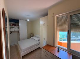 Pine View Apartment Durrës，位于都拉斯的酒店