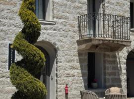 Hôtel confidentiel Le Grecale，位于皮亚诺托利-卡尔达雷洛的酒店