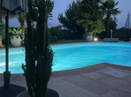 Villa palmeraie，位于Courpignac的酒店