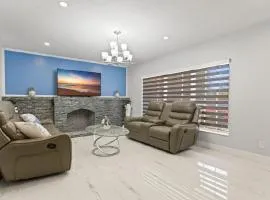 Spacious Home With King Bed Near Stadium