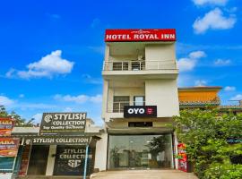 SPOT ON Hotel Royal Inn，位于Kāshīpur的酒店