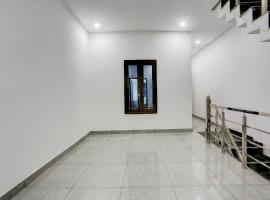 SPOT ON Hotel Royal Inn，位于Kāshīpur的酒店