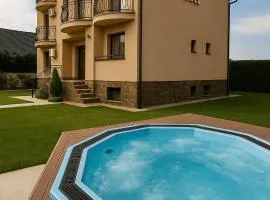 潘西亚尼孔福特酒店