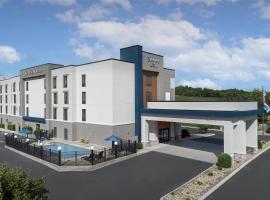 勒努瓦城希尔顿恒庭酒店，位于勒诺城的酒店