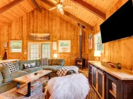 2 Mi to Conway Cozy Cabin with Grill and Yard!