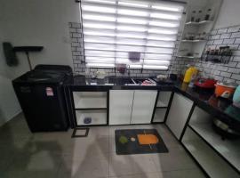 Alisa Homestay，位于Lunas的酒店
