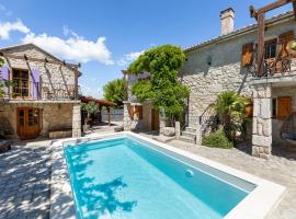 Villa Lapis，位于加蓬津的带泳池的酒店