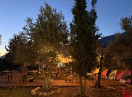 Oasis Camping，位于德尔米的豪华帐篷