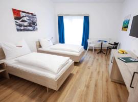 TPE Arena - Zimmer am Ebersdorfer See，位于Obergrafendorf的酒店