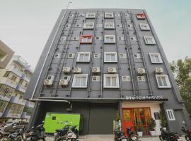 Super Townhouse Sarjapur Near Bellandur，位于班加罗尔的酒店