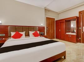 Super Townhouse Kizhakkambalam Tourist Home，位于Muttam的酒店