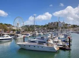 Cosy, Romantic, Fun Yacht Getaway, Torquay, England