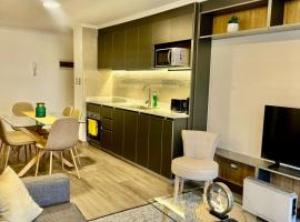 Espacioso y Familiar Departamento，位于洛斯安赫莱斯的带泳池的酒店