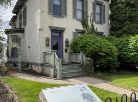 Historic Sion Bass Guest House，位于韦恩堡的酒店