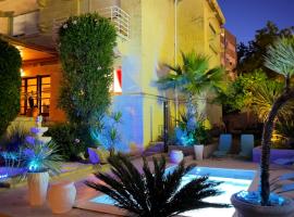 Beach Villa at Split top location，位于斯普利特的酒店