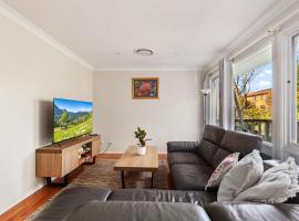 3-Bed Pet-Friendly Retreat Near Wentworth Falls，位于温特沃斯瀑布的酒店