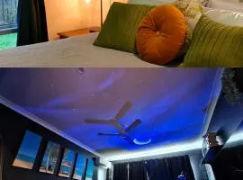 Deluxe Fully Air-conditioned 4BR House with Movie & Family Room