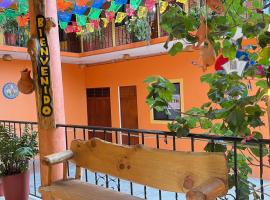 Hotel La Cascada Oaxaca，位于瓦哈卡市的酒店