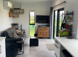 Roddy and Shelles Chateau，位于Parore的酒店