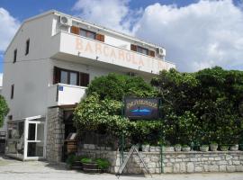 Apartments Barcarola，位于帕格的酒店