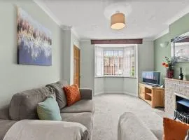 Perfect Home near Cotswolds - Sleeps 6