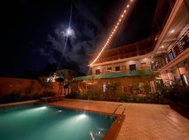 12 Monks - Backpacker Resort，位于阿姆波尔的酒店