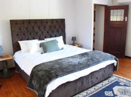 The Old Barracks Boutique Guesthouse，位于Bathurst的酒店