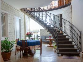 Anna's Guest House，位于哥里的酒店