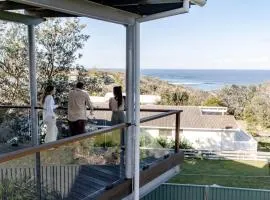 Rennies Beach House - Luxe Coastal Stay