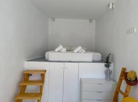 Serenity Nest Serifos，位于塞里福斯的宠物友好酒店