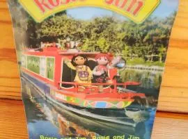 No frills narrowboat stay over experience