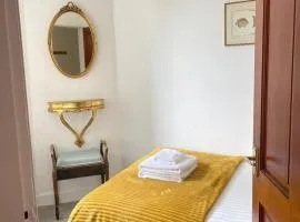 1 Bed Flat Near Edinburgh Castle