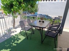 Georgias house 7 min from Athens airport，位于雅典埃莱夫塞里奥斯韦尼泽洛斯国际机场 - ATH附近的酒店