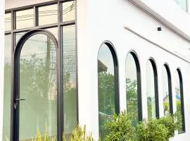 Leleaf Work Spaces Hotel - เลอลีฟ เวิร์คสเปซ โฮเทล