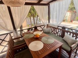 Mobile Home Ana Mia，位于比奥格勒·纳·莫鲁的露营地