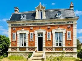 Villa Ecureuils accessible à pied de la gare de Gien à 1h30 de Paris