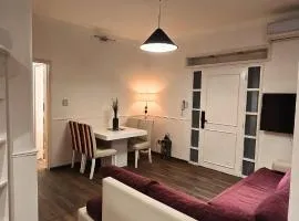 Cómodo departamento 2 dormitorios con jardín sobre Avenida Libertador