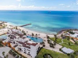 Luxury Oceanfront Condo at El Caimancito Beach