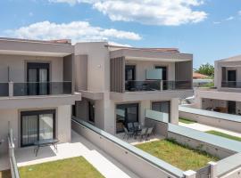 SithoniaRS Mercer Luxury Maisonette，位于尼基季的酒店