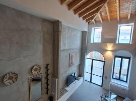 Beautiful Plomari Cottage，位于普洛马里翁的酒店